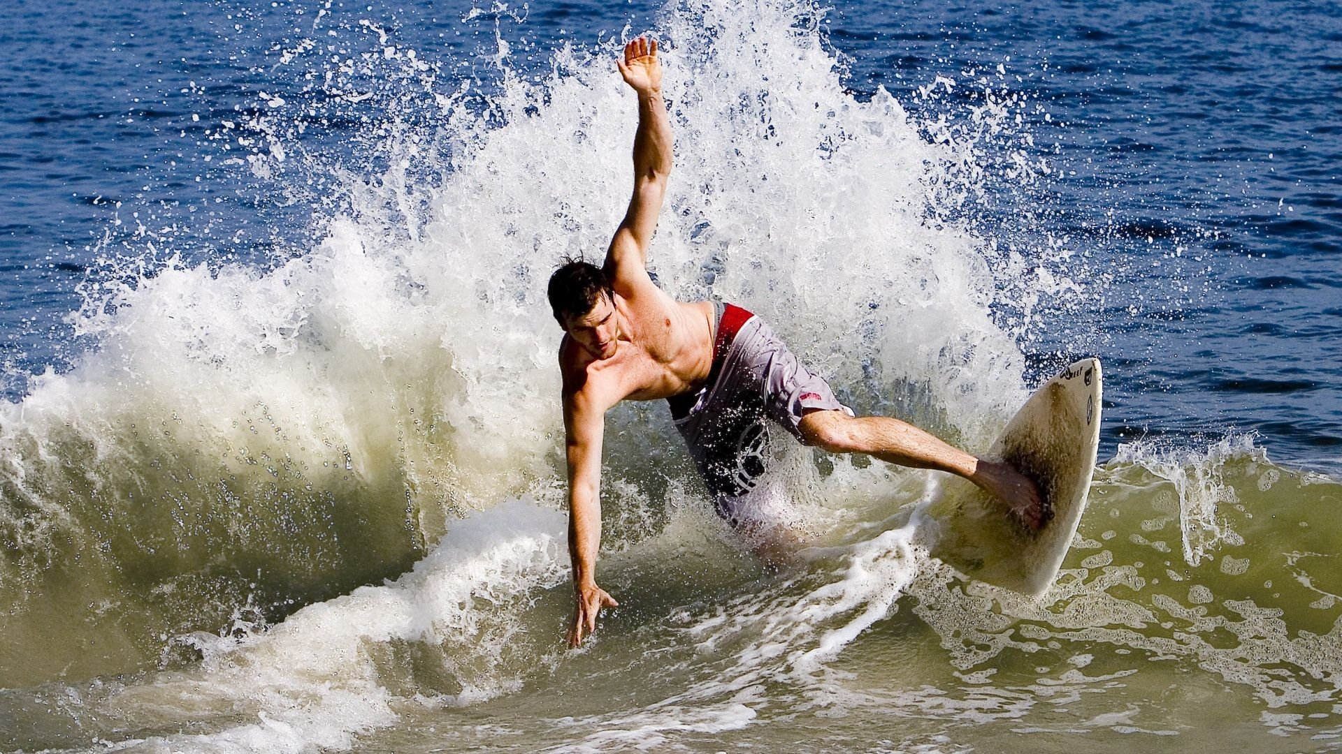 从马里力克到牙买加，阿拉巴如何成为关键先生的跨文化足球传奇