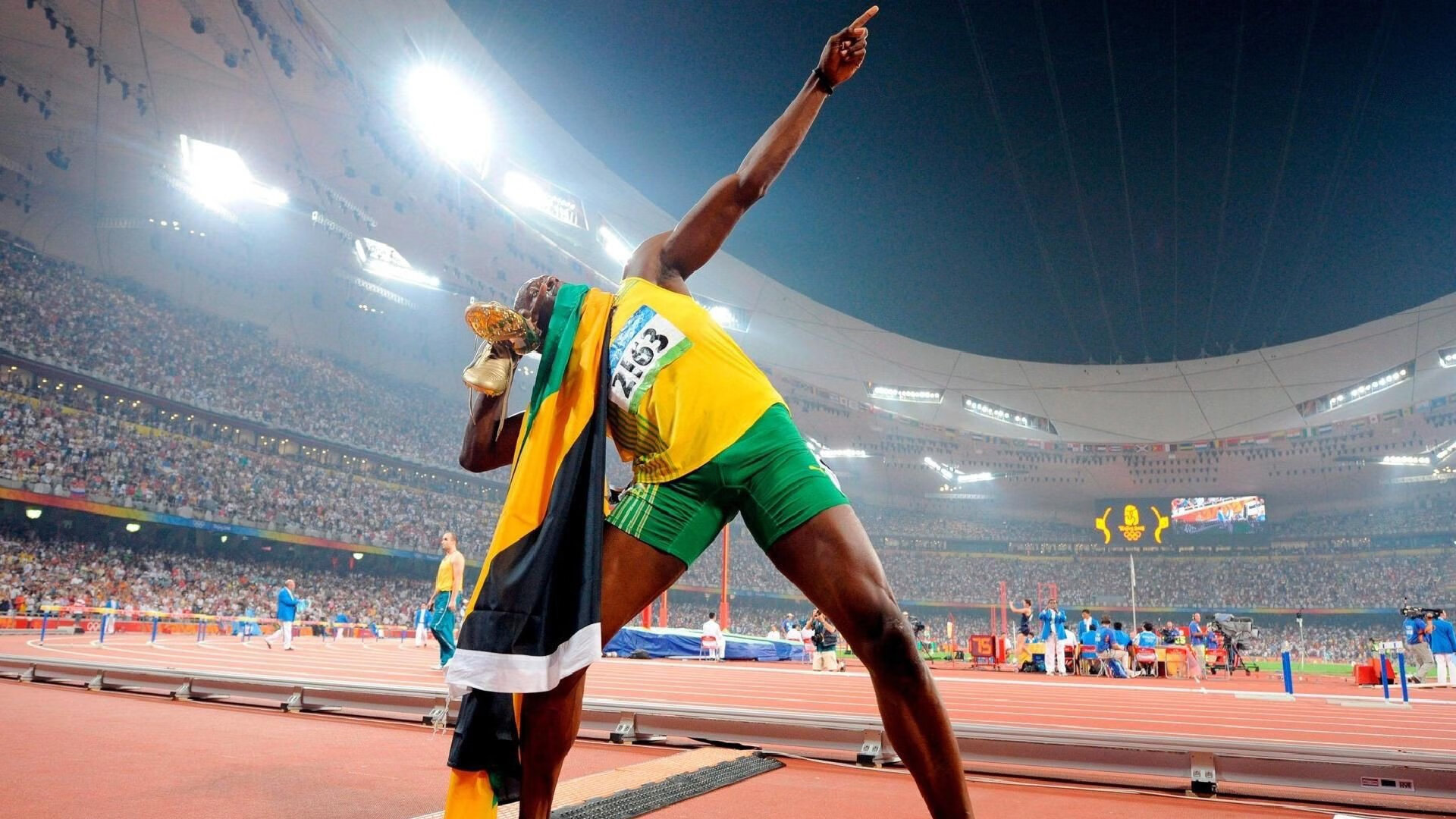 阿劳霍惊艳四座，波兰对阵切尔西，一场定义未来的防守艺术