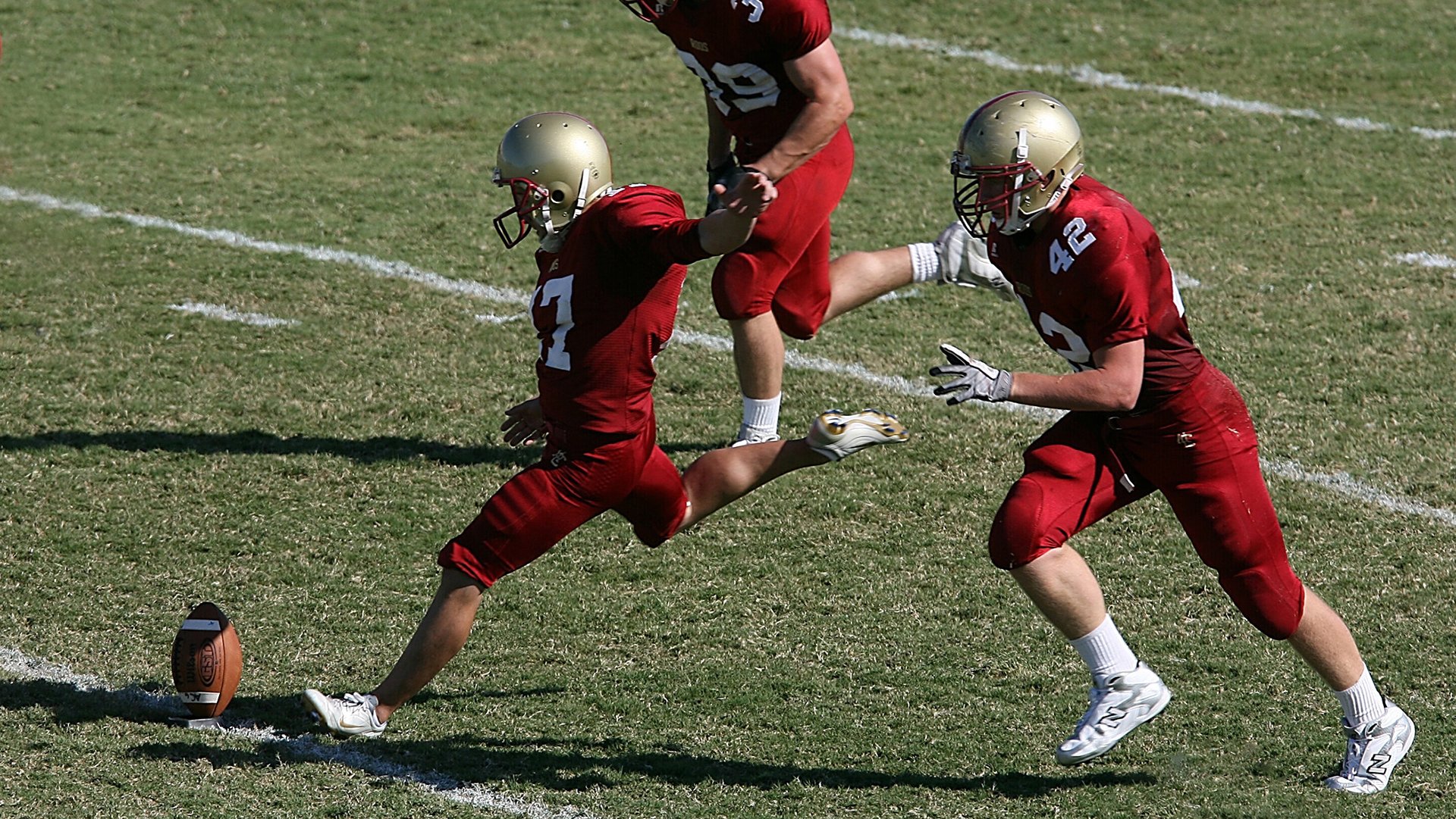 赛道上的最后一秒，汉密尔顿绝杀助雷诺逆袭哈斯